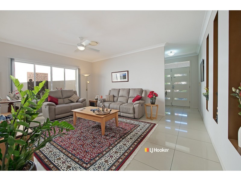 7 Silkyoak Court, North Lakes QLD 4509