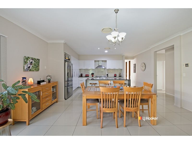 7 Silkyoak Court, North Lakes QLD 4509