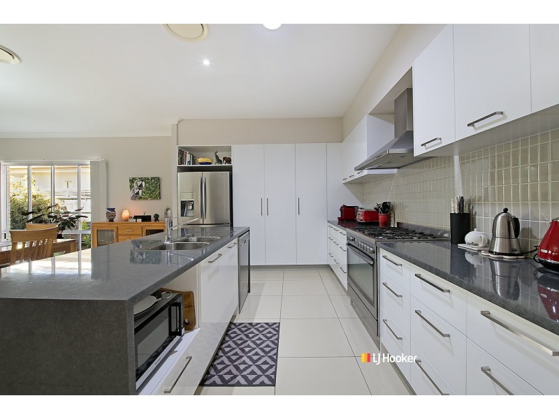 7 Silkyoak Court, North Lakes QLD 4509