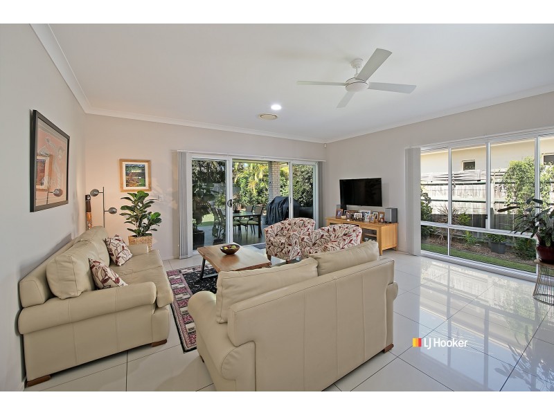 7 Silkyoak Court, North Lakes QLD 4509