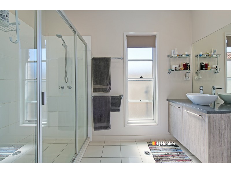 7 Silkyoak Court, North Lakes QLD 4509