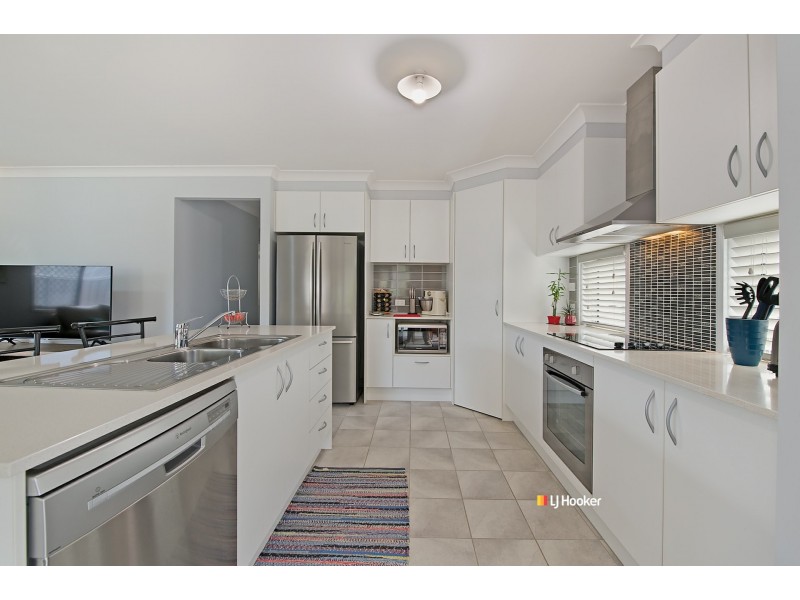 19 Bellthorpe Circuit, Kallangur QLD 4503