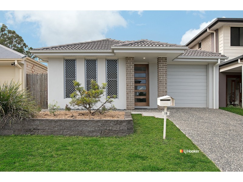 19 Bellthorpe Circuit, Kallangur QLD 4503