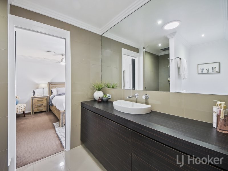 1 Parkway Crescent, Murrumba Downs QLD 4503