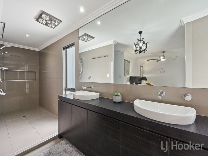 1 Parkway Crescent, Murrumba Downs QLD 4503