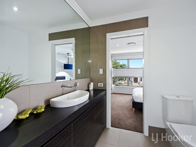 1 Parkway Crescent, Murrumba Downs QLD 4503