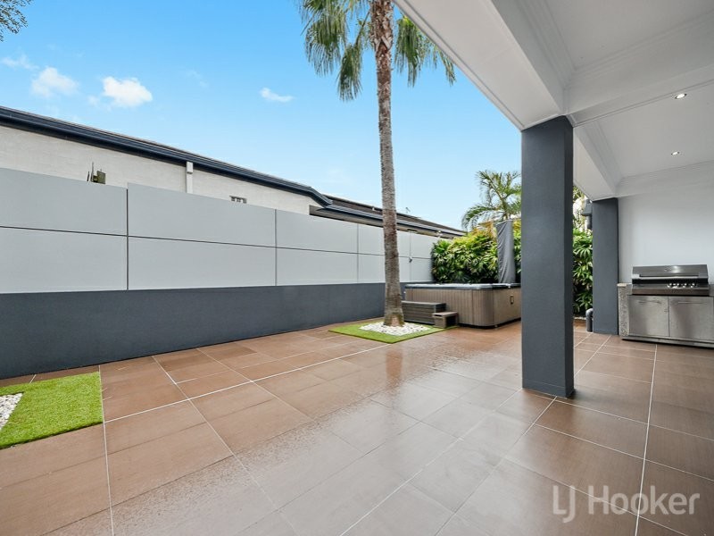 1 Parkway Crescent, Murrumba Downs QLD 4503