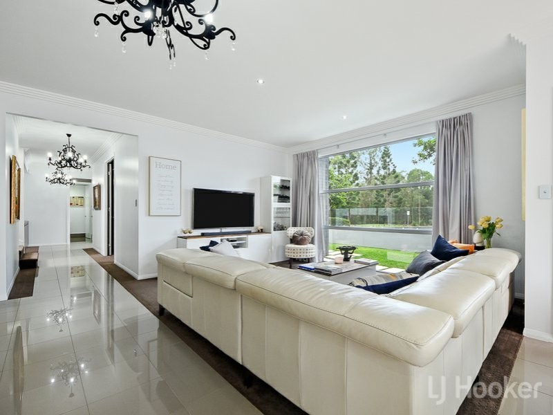 1 Parkway Crescent, Murrumba Downs QLD 4503