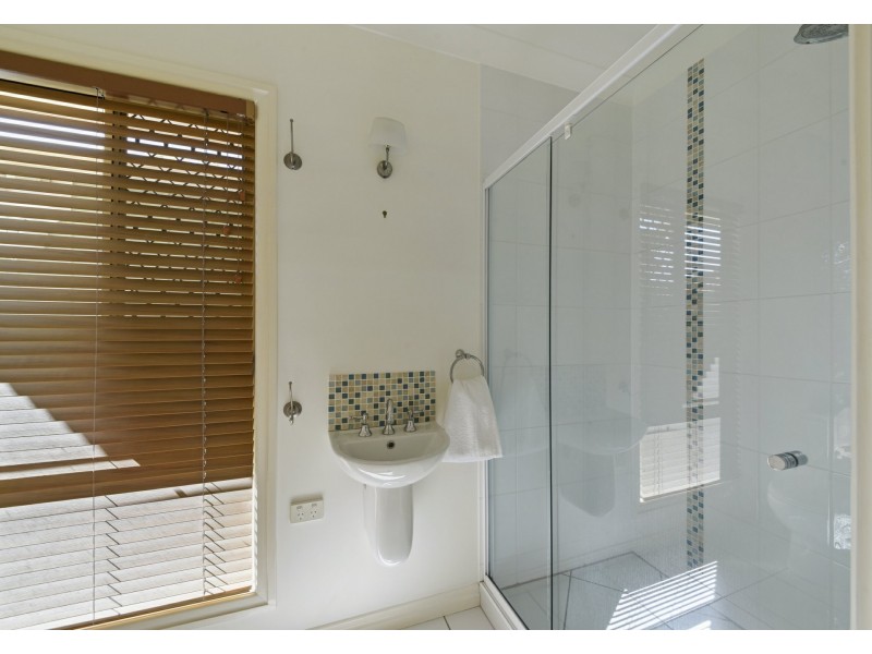 17 Abernant Court, Dakabin QLD 4503