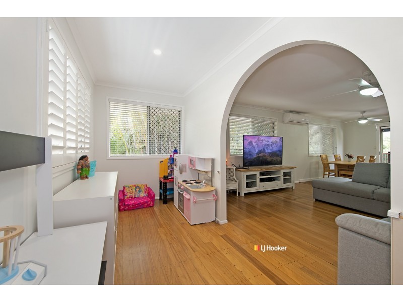 12 Arrakune Crescent, Kallangur QLD 4503