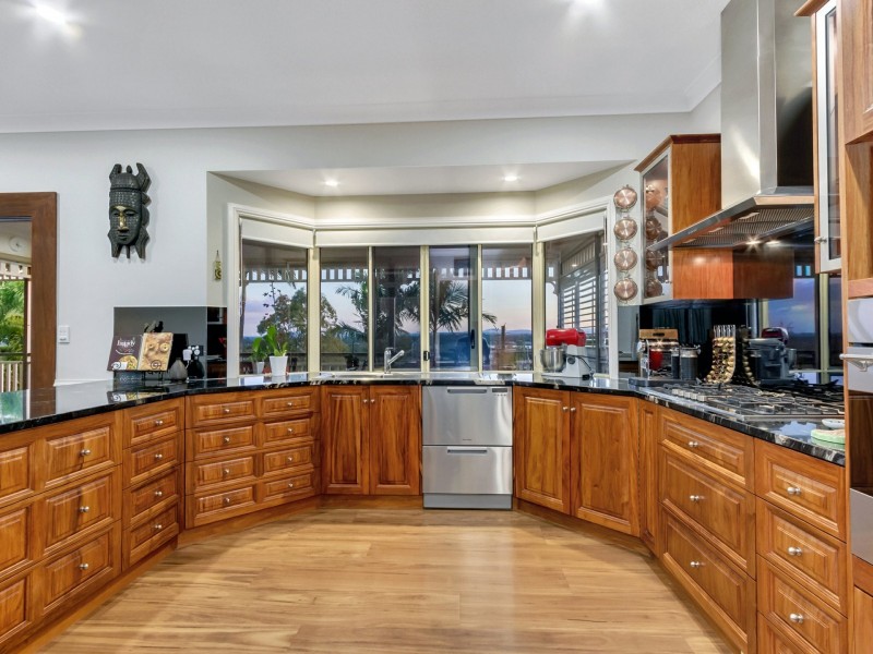 4 Edgewater Court, Murrumba Downs QLD 4503