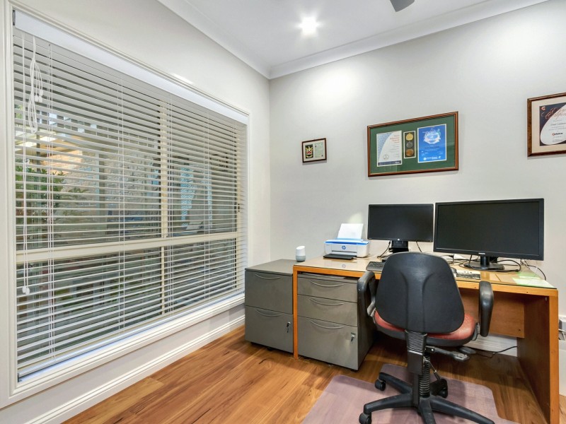 4 Edgewater Court, Murrumba Downs QLD 4503