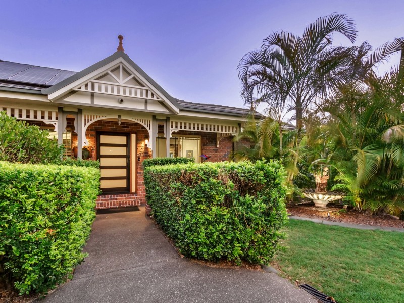 4 Edgewater Court, Murrumba Downs QLD 4503