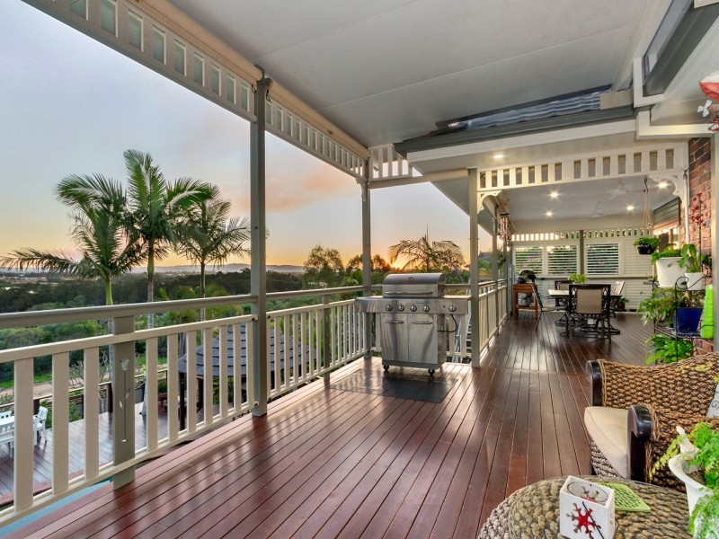 4 Edgewater Court, Murrumba Downs QLD 4503