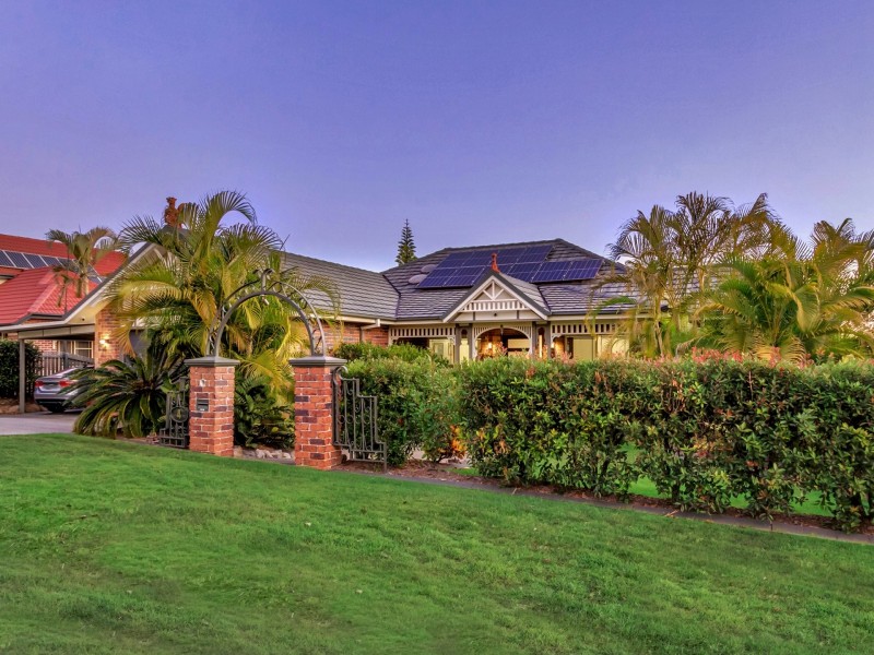 4 Edgewater Court, Murrumba Downs QLD 4503