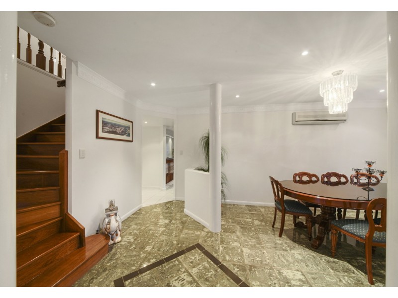 5 Lough Court, Murrumba Downs QLD 4503