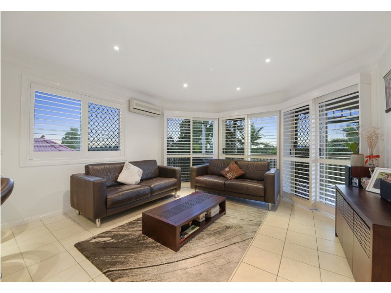 5 Lough Court, Murrumba Downs QLD 4503