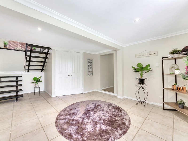 17 Pinelands Street, Lawnton QLD 4501