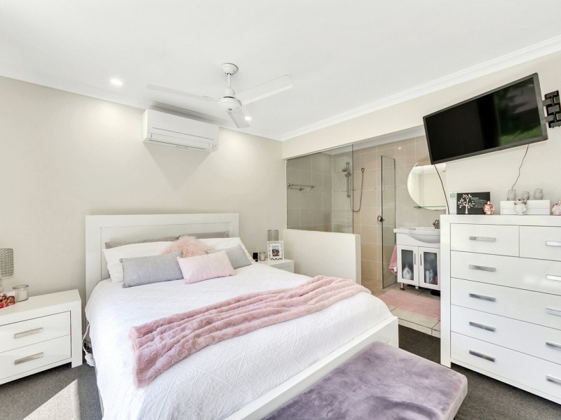 17 Pinelands Street, Lawnton QLD 4501