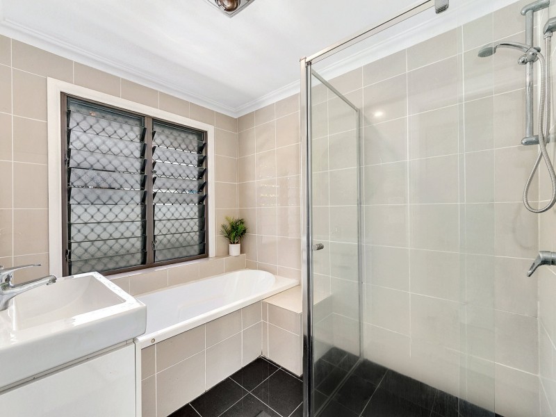 17 Pinelands Street, Lawnton QLD 4501