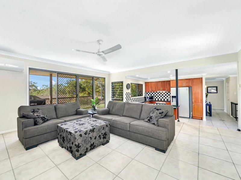 17 Pinelands Street, Lawnton QLD 4501