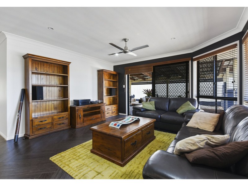 20 Civetta Court, Dakabin QLD 4503