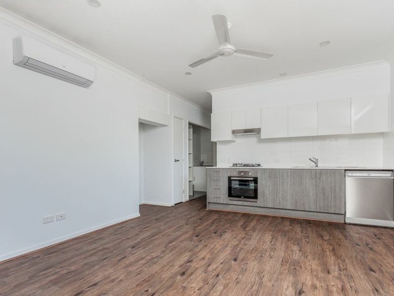 6 Mayfair Crescent, Kallangur QLD 4503