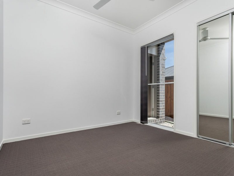 6 Mayfair Crescent, Kallangur QLD 4503