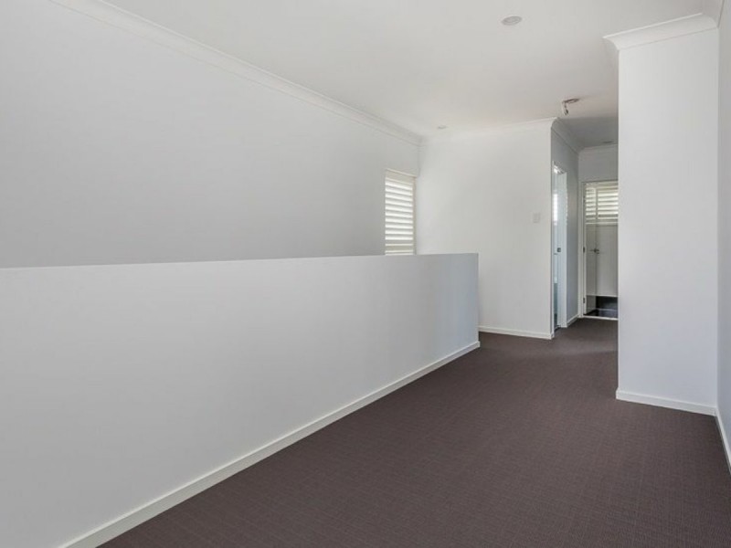 6 Mayfair Crescent, Kallangur QLD 4503