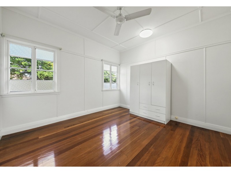 73 Victoria Avenue, Woody Point QLD 4019