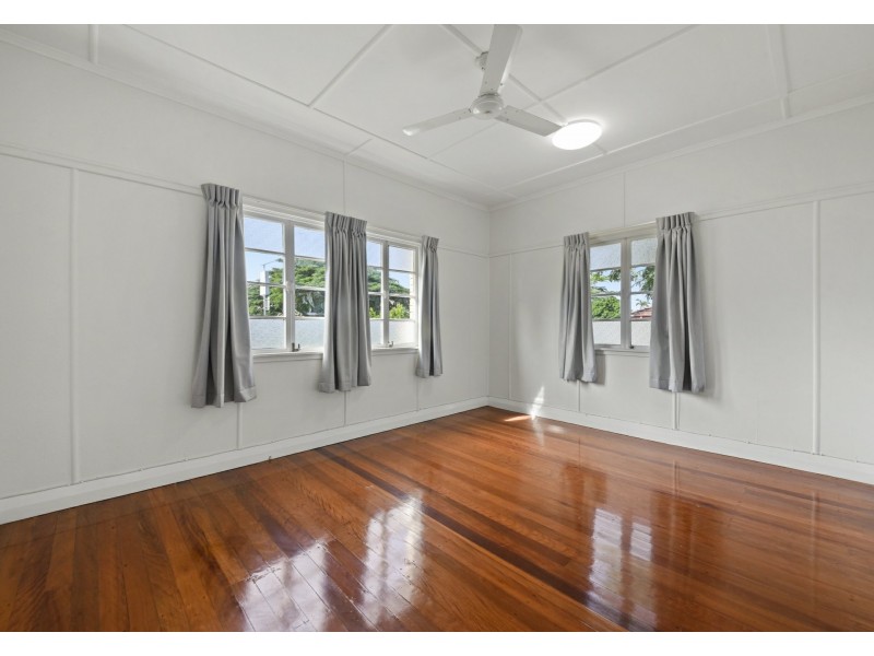 73 Victoria Avenue, Woody Point QLD 4019