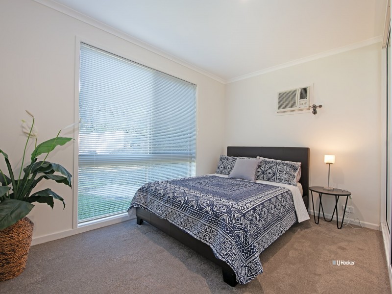 1 Blowering Court, Petrie QLD 4502