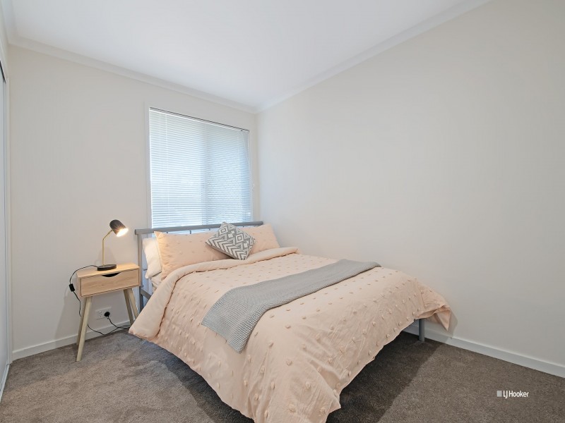 1 Blowering Court, Petrie QLD 4502