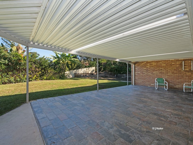 1 Blowering Court, Petrie QLD 4502