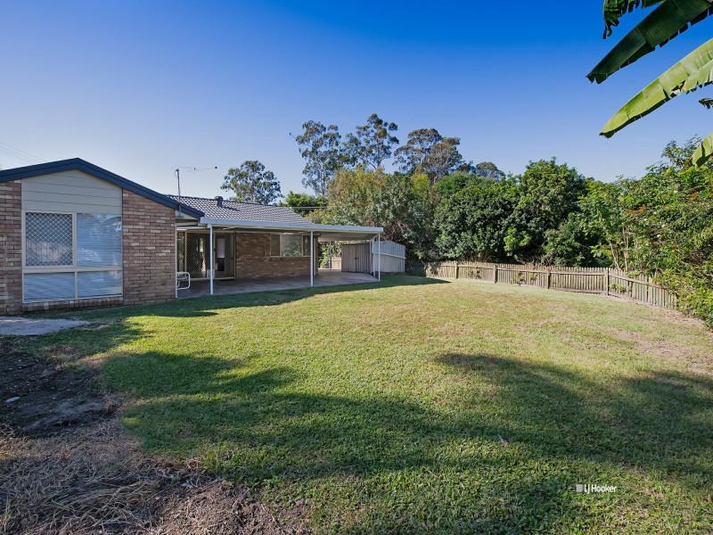 1 Blowering Court, Petrie QLD 4502