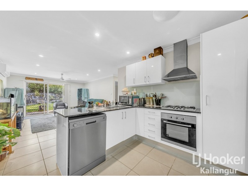 8 Adam Court, Kallangur QLD 4503