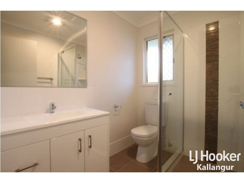 8 Adam Court, Kallangur QLD 4503