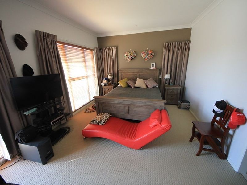 14 Elkhorn Court, North Lakes QLD 4509
