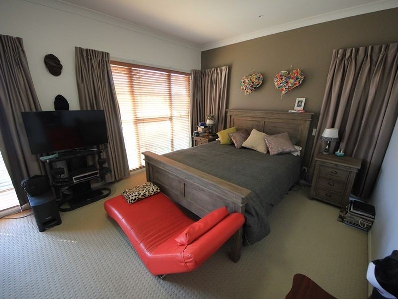 14 Elkhorn Court, North Lakes QLD 4509