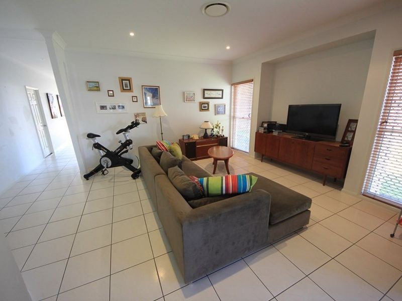 14 Elkhorn Court, North Lakes QLD 4509