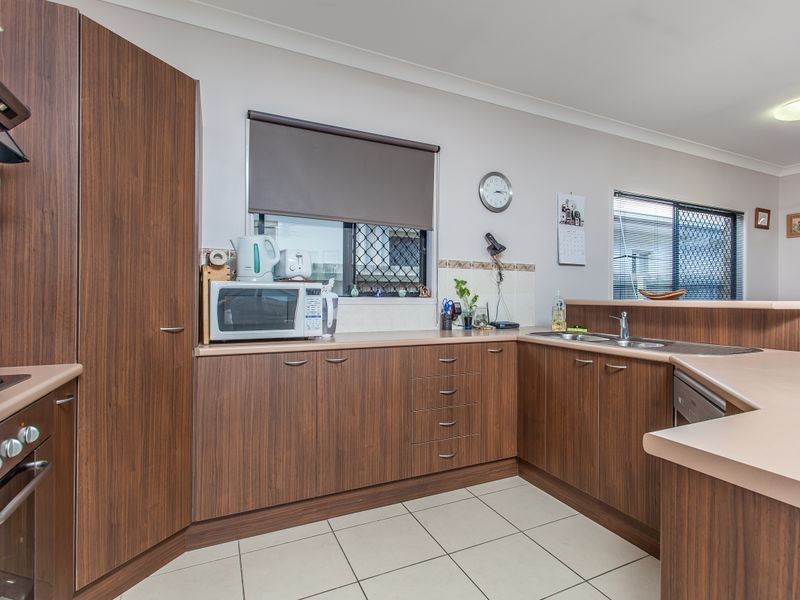 11 Silkyoak Court, North Lakes QLD 4509