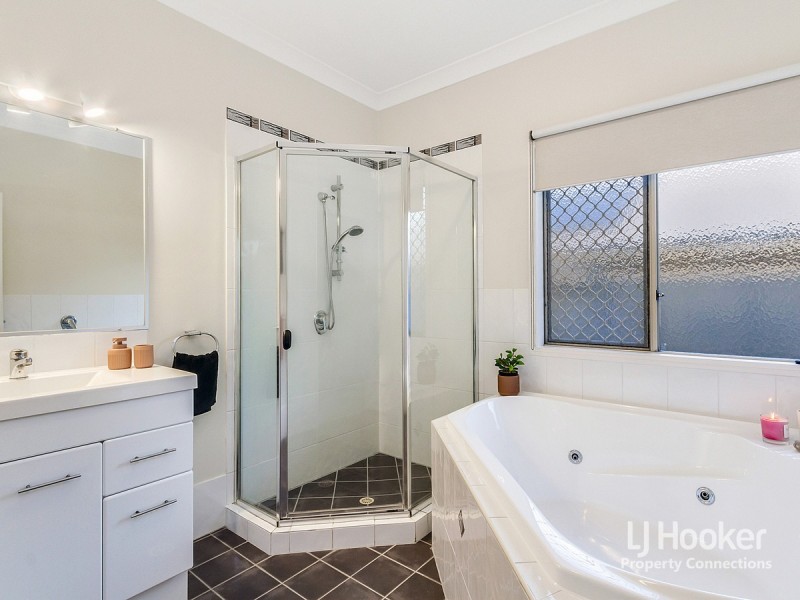 8 Redcedar Street, North Lakes QLD 4509