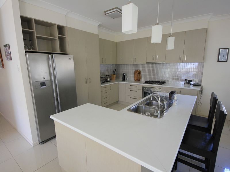 27 Morgan Street, North Lakes QLD 4509