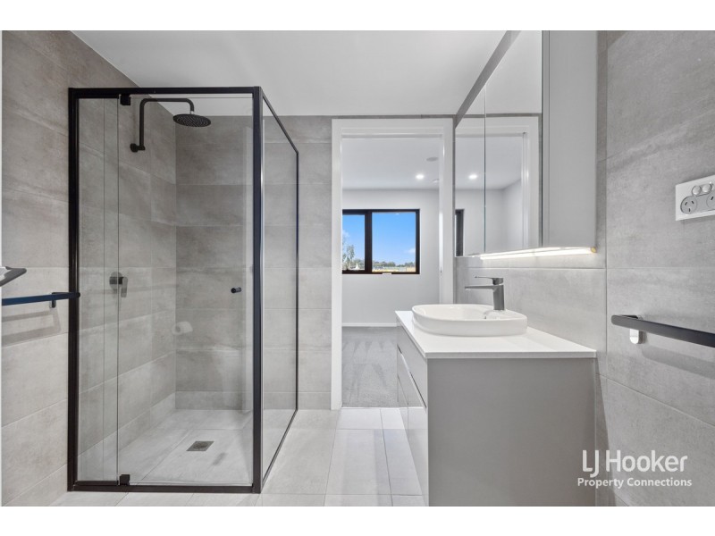 2/738 Gympie Road, Lawnton QLD 4501