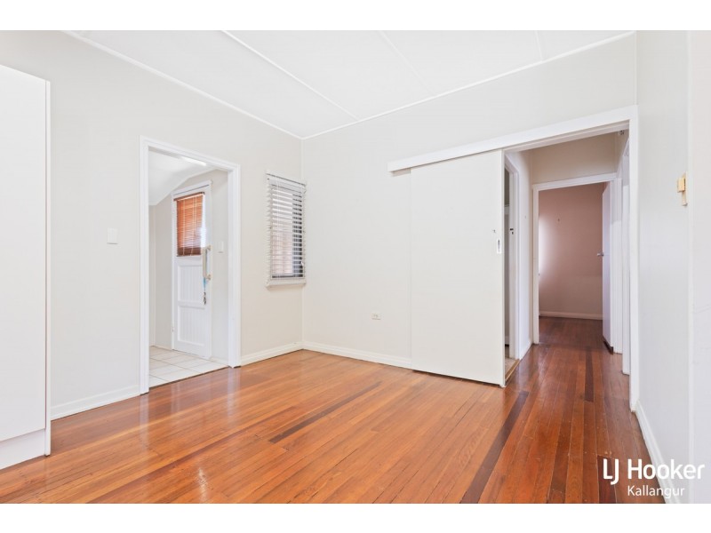 15 The Crescent, Kallangur QLD 4503