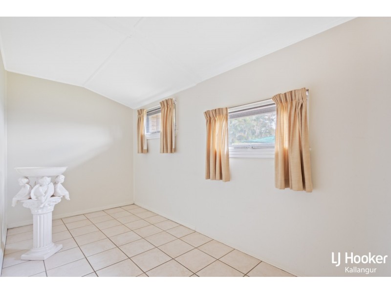 15 The Crescent, Kallangur QLD 4503