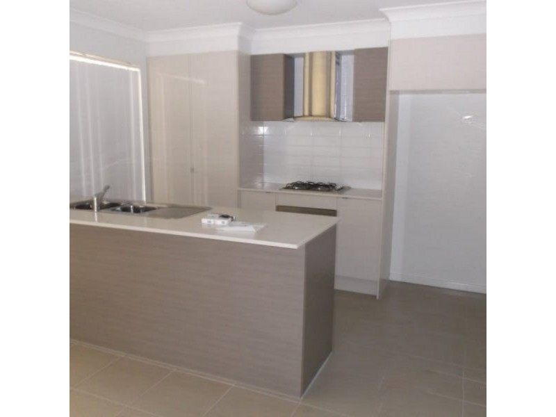 2/18 Birchgrove Crescent, Kallangur QLD 4503