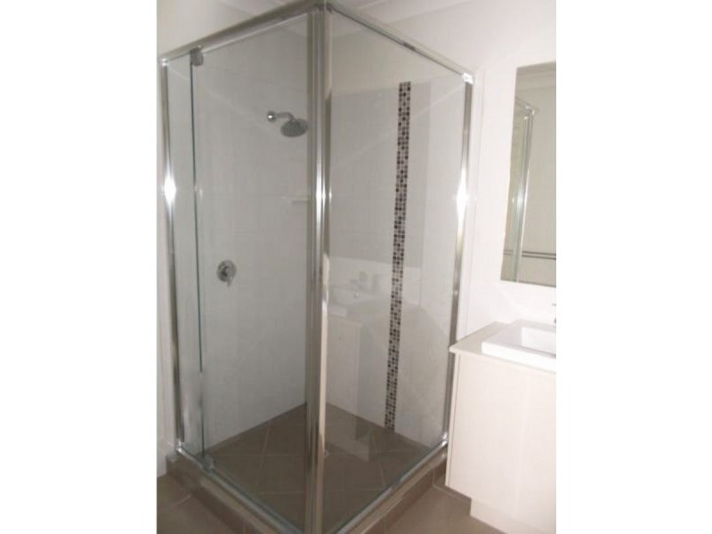 2/18 Birchgrove Crescent, Kallangur QLD 4503