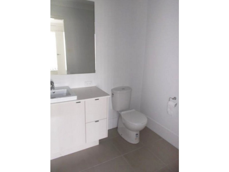 2/18 Birchgrove Crescent, Kallangur QLD 4503