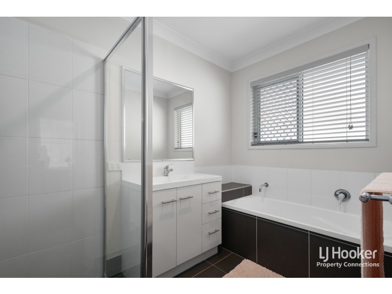5 Cootharaba Crescent, Warner QLD 4500